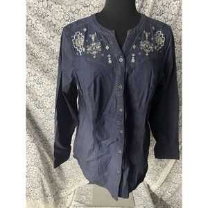 Studio Women's Long sleeve Button Down Size XL Shirt With Frontal Design